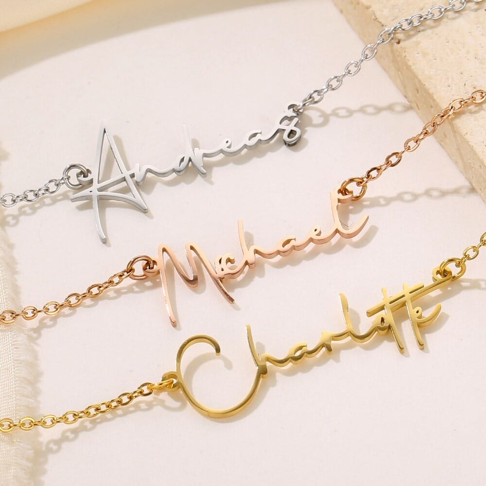 Namenskette im Signaturstil Necklaces Loanya